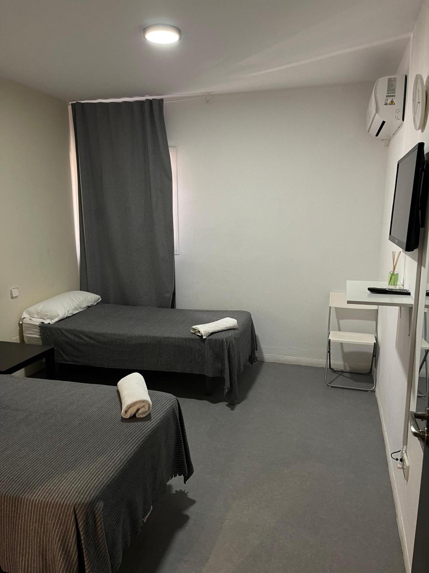Hostal Santa Calma Marbella Bagian luar foto