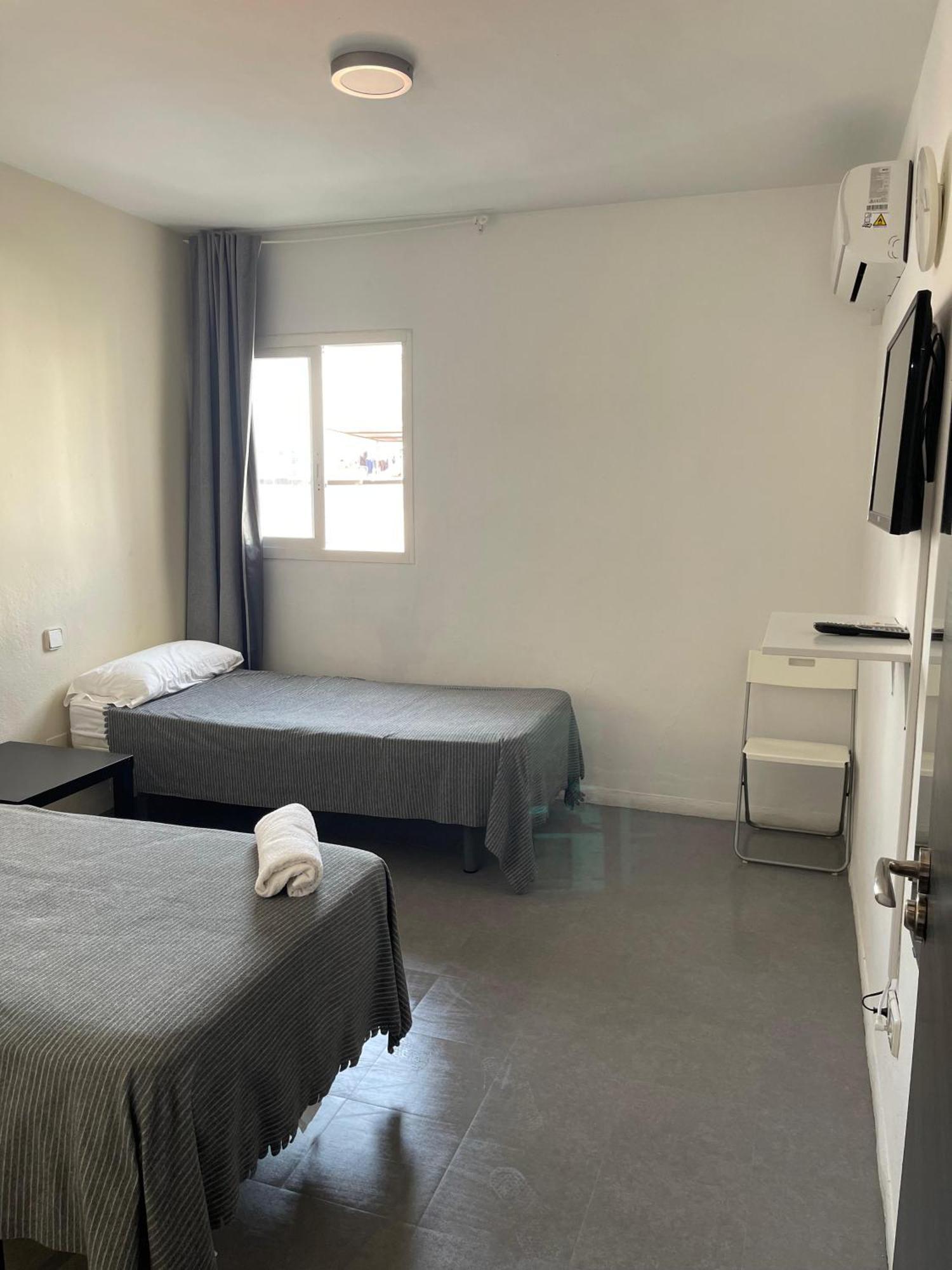Hostal Santa Calma Marbella Bagian luar foto